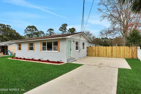 3911 Dalry Dr, Jacksonville, FL 32246
