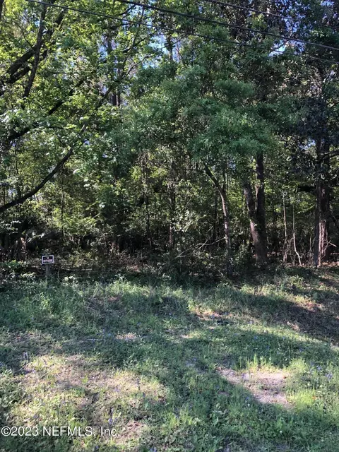 3046 Capper Rd, Jacksonville, FL 32218