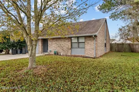 1666 Ashwood Cir, Middleburg, FL 32068