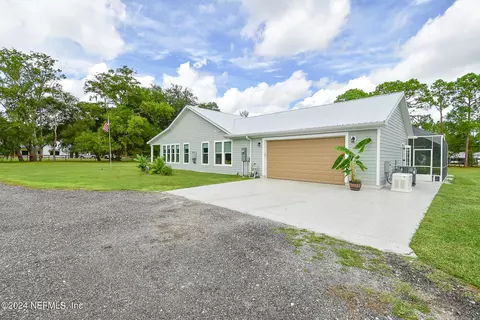 127 E Camelot Dr, Palatka, FL 32177