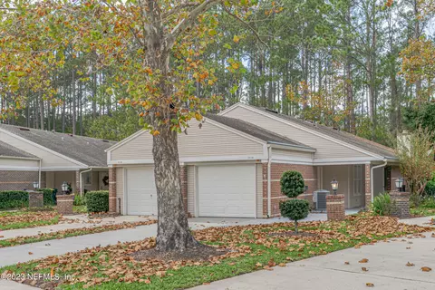 13710 W M Davis Pkwy, Jacksonville, FL 32224