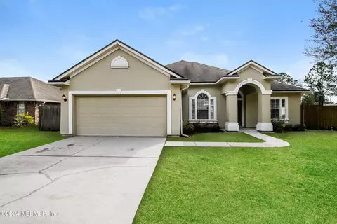 9053 Hawkeye Dr, Jacksonville, FL 32221