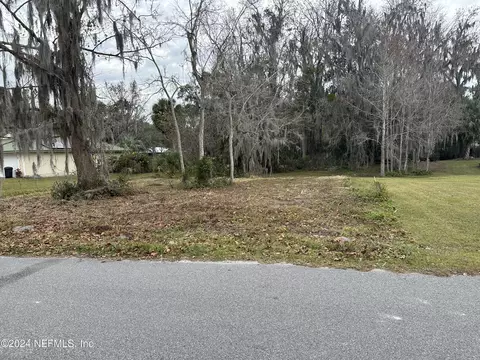 106 Leisure Dr, East Palatka, FL 32131