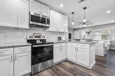 8573 Boxberry Ln, Jacksonville, FL 32244