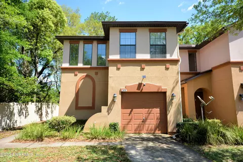 5213 Brighton Park Ln, Jacksonville, FL 32210