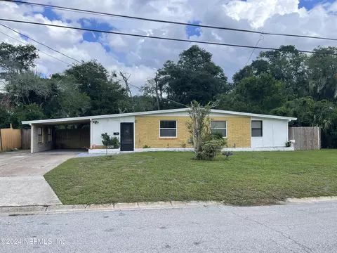 2853 Holly Point Dr, Jacksonville, FL 32277