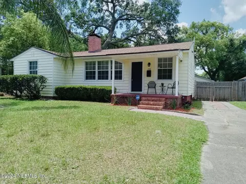 1724 Planters Rd, Jacksonville, FL 32207