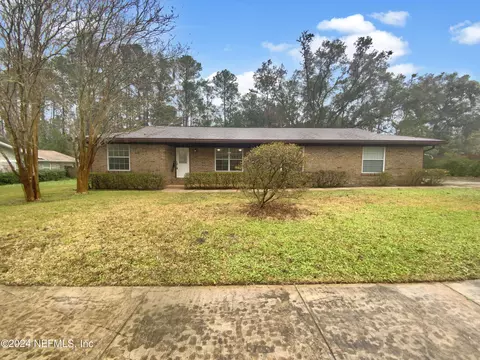 12 Canterbury Ct, Orange Park, FL 32065