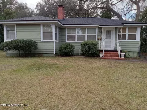1732 Planters Rd, Jacksonville, FL 32207