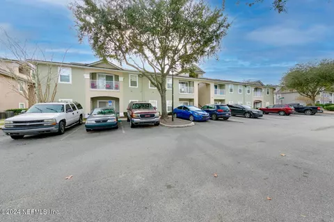 1442 Manotak Point Dr #204, Jacksonville, FL 32210
