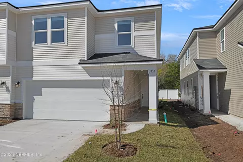 1352 High Falls Dr, Jacksonville, FL 32205
