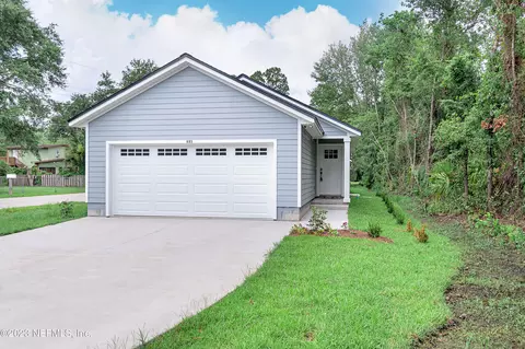 803 E Macclenny Ave, Macclenny, FL 32063