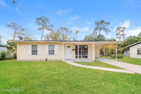 912 Pheasant Dr, Jacksonville, FL 32218