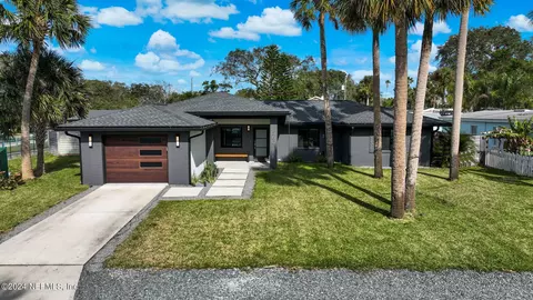 560 Myra St, Neptune Beach, FL 32266