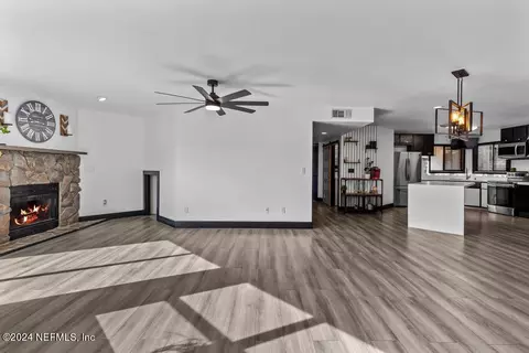 10050 S Romaine Cir, Jacksonville, FL 32225