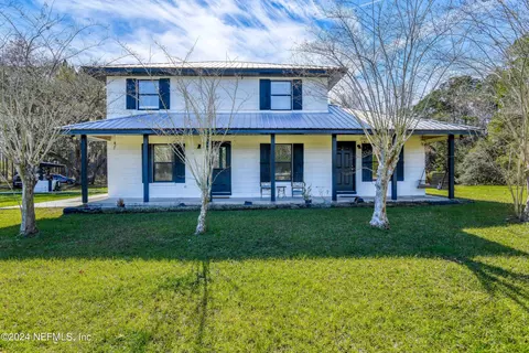 216 Oak Ridge Dr, Interlachen, FL 32148