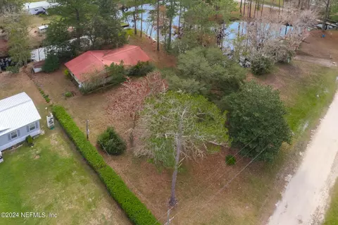 102 Islander Ln, Satsuma, FL 32189