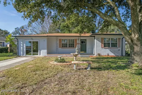 2394 Cedar Shores Cir, Jacksonville, FL 32210