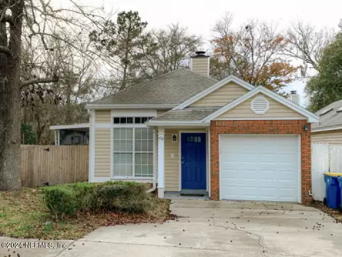 556 Staffordshire Dr, Jacksonville, FL 32225