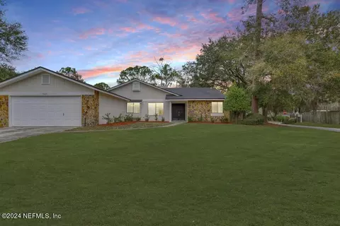 7227 Holiday Hill Cir N, Jacksonville, FL 32216