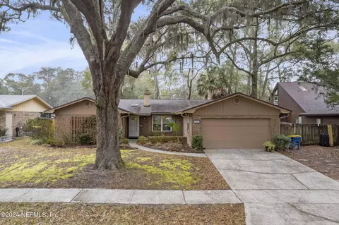 10983 Oak Ridge Dr N, Jacksonville, FL 32225