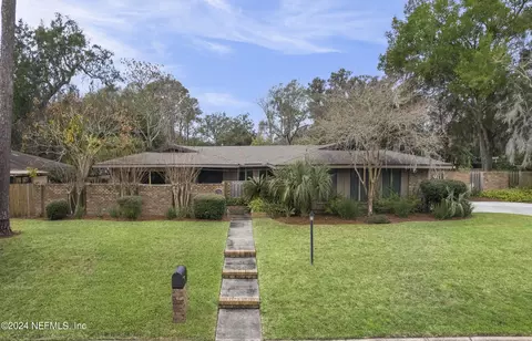 8668 Villa San Jose Dr, Jacksonville, FL 32217
