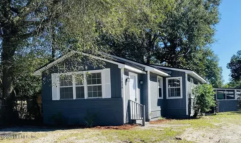 1038 Alderside St, Jacksonville, FL 32208