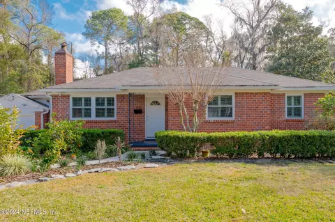 4131 Peachtree Cir E, Jacksonville, FL 32207