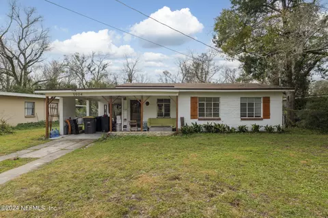 5904 Blackthorn Rd, Jacksonville, FL 32244
