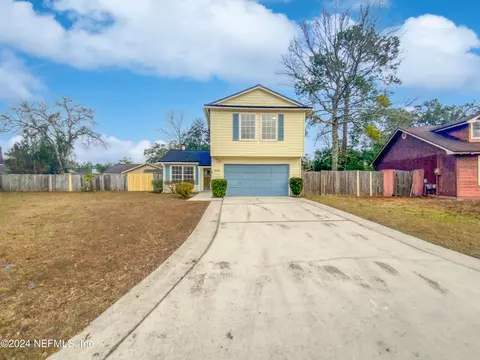 8133 Colonnade Ct W, Jacksonville, FL 32244