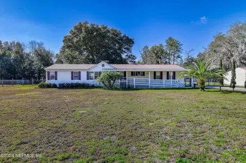 109 Roanoke Ave, Satsuma, FL 32189