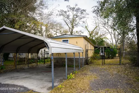 8759 Nussbaum Dr, Jacksonville, FL 32210