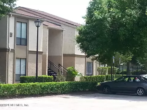 5791 University Club Blvd #1001, Jacksonville, FL 32277