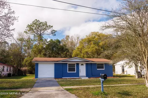 7442 John F Kennedy Dr E, Jacksonville, FL 32219