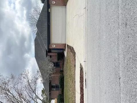 13082 Chets Creek Dr S, Jacksonville, FL 32224