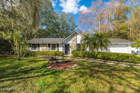 427 Lucys Ln, Fleming Island, FL 32003
