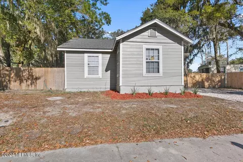 1381 Old Middleburg Rd N, Jacksonville, FL 32210