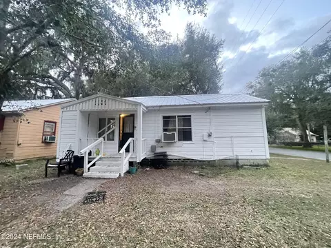501 Orange Ave, Crescent City, FL 32112