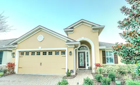 121 Old Carriage Ct, Jacksonville, FL 32256