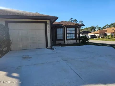 10754 Ironstone Dr N, Jacksonville, FL 32246