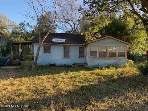 9762 Arnold Rd, Jacksonville, FL 32246