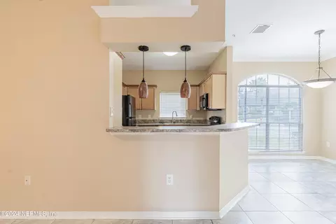 10961 Burnt Mill Rd #211, Jacksonville, FL 32256