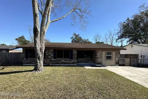 735 Perryman Ln E, Jacksonville, FL 32221