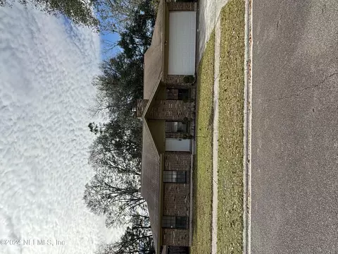 6074 Blank Dr W, Jacksonville, FL 32244