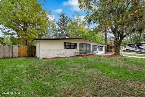 825 Le Brun Dr, Jacksonville, FL 32205