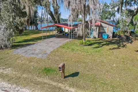768 Lake Shore Ter, Interlachen, FL 32148