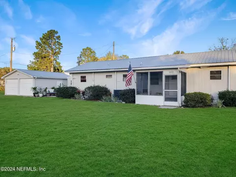 102 Lake Dr, Crescent City, FL 32112