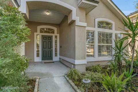 3083 Wandering Oaks Dr, Orange Park, FL 32065