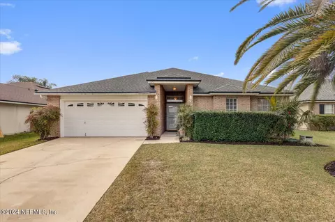 371 Summit Dr, Orange Park, FL 32073