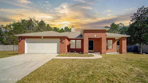 797 Martin Lakes Dr E, Jacksonville, FL 32220